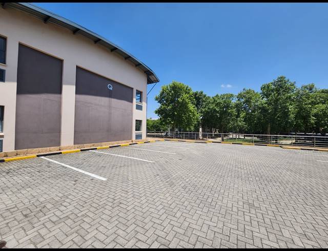 697M² OFFICE TO LET IN RANDJESPARK